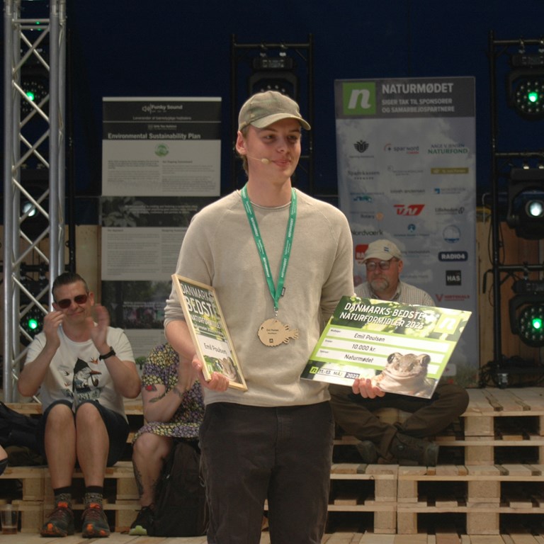 Emil Poulsen modtager prisen som Danmarks Bedste Naturformidler
